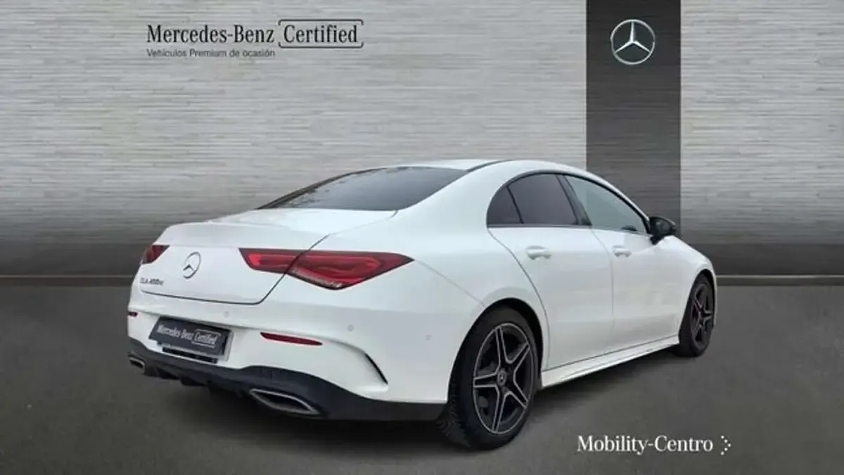 Usado Mercedes CLA200 151 CV (111 kW) 2023 Blanco Berlina