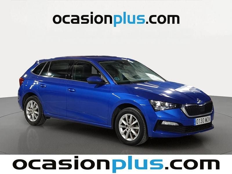 Usado Skoda Scala Ambition 110 CV (80 kW) 2022 Azul Utilitario