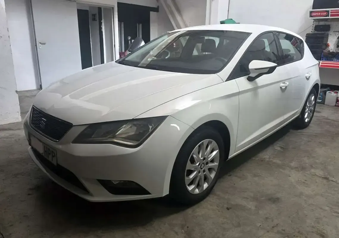 Usado Seat Leon Style 105 CV (77 kW) 2013 Blanco Utilitario