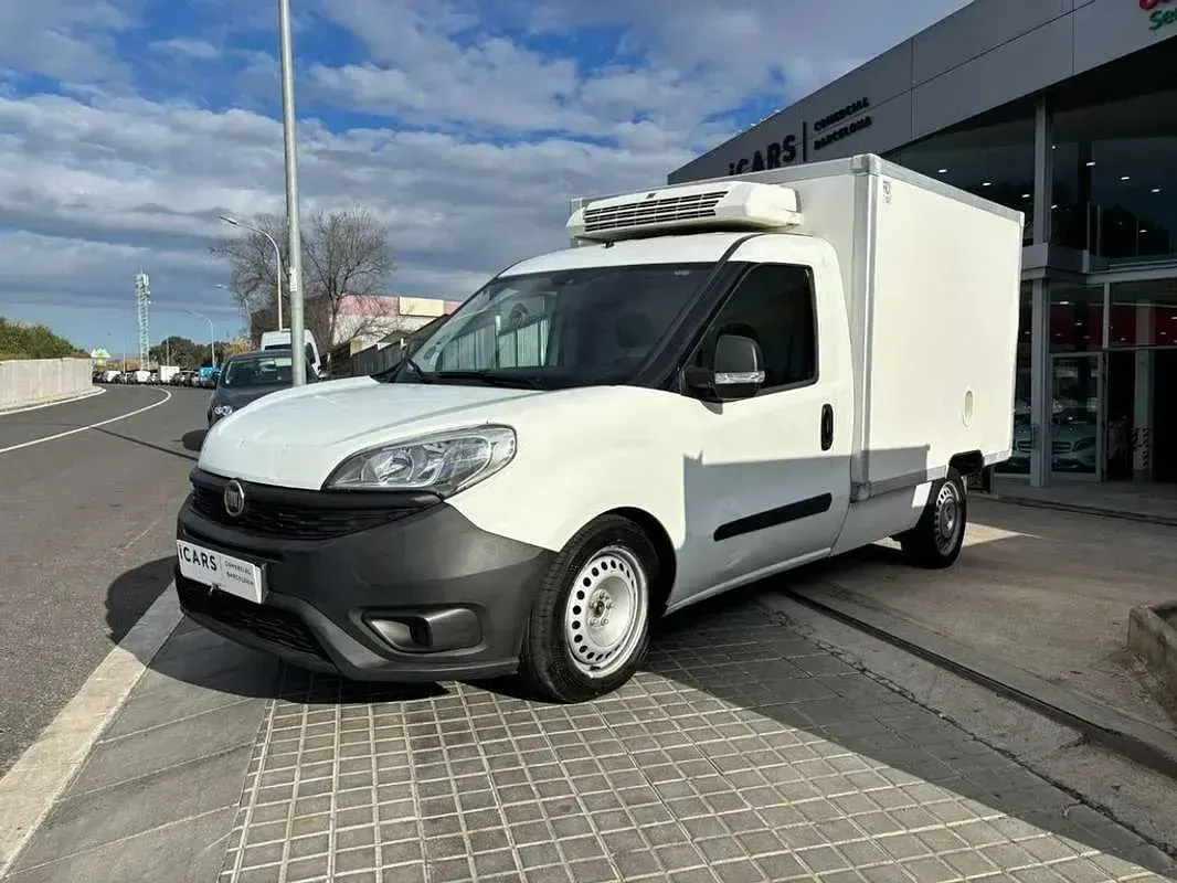 Usado Fiat Doblò 105 CV (77 kW) 2015 Blanco Monovolumen