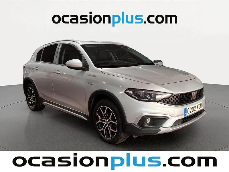 Usado Fiat Tipo Cross 130 CV (95 kW) 2023 Gris Berlina
