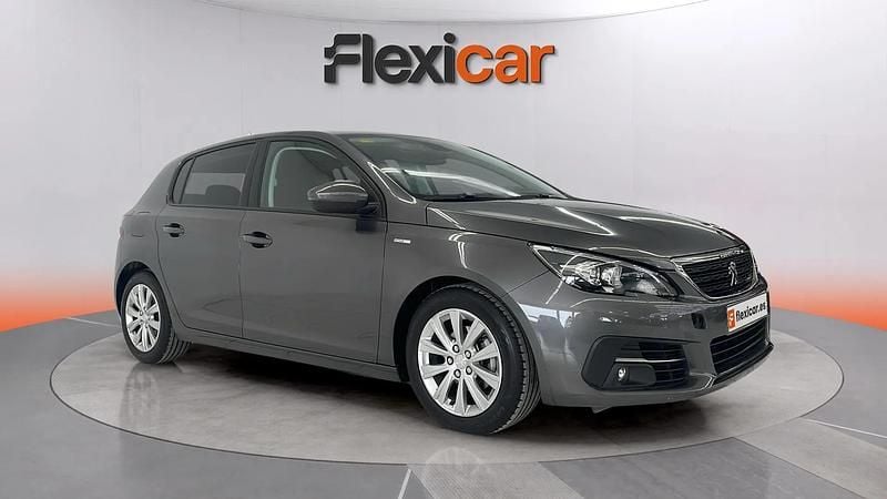 Usado Peugeot 308 Access 131 CV (96 kW) 2020 Gris Berlina
