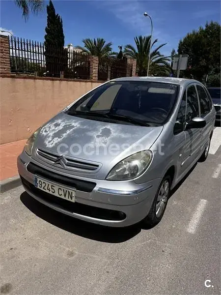 Usado Citroën Xsara Picasso Exclusive 90 CV (66 kW) 2004 Gris / plata Monovolumen