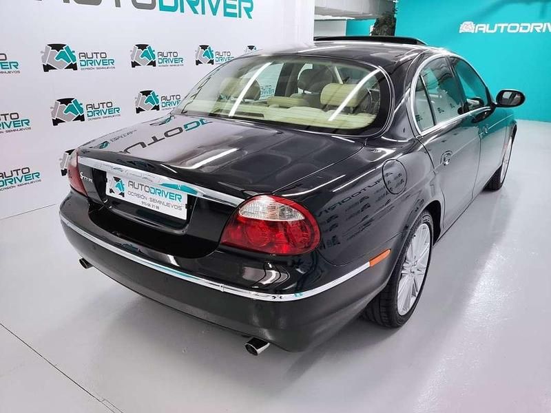 Usado Jaguar S-Type Executive 207 CV (152 kW) 2005 Negro Berlina