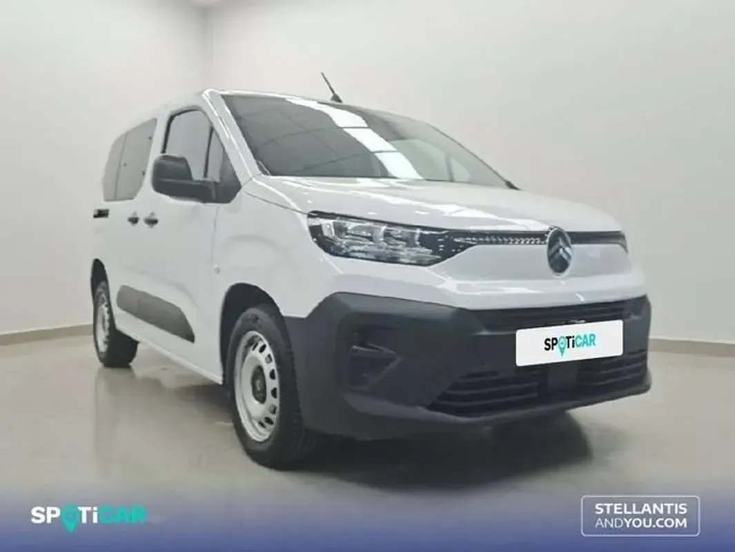 Usado Citroën Berlingo 102 CV (75 kW) 2024 Blanco Monovolumen