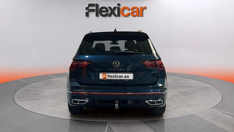 Usado VW Tiguan R-line 150 CV (110 kW) 2021 Azul SUV