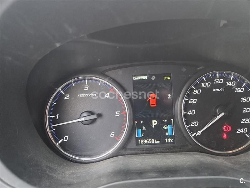 Usado Mitsubishi Outlander Motion 150 CV (110 kW) 2015 Rojo SUV