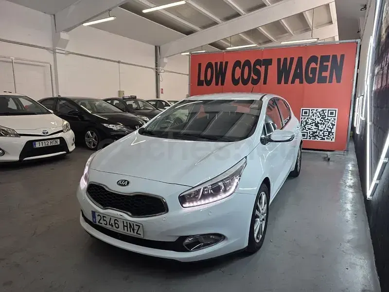 Usado Kia Ceed GT 128 HP (94 kW) 2013 Branco Sedan