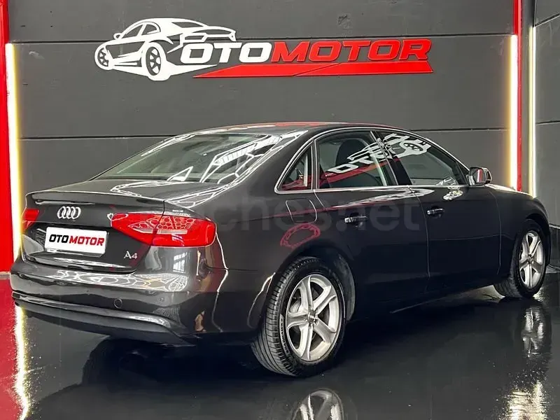 Usado Audi A4 143 CV (105 kW) 2013 Gris / plata Berlina