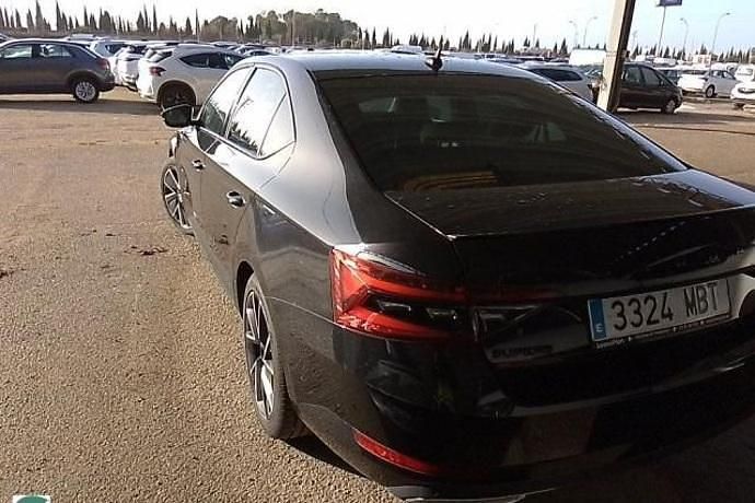 Usado Skoda Superb SportLine 150 CV (110 kW) 2022