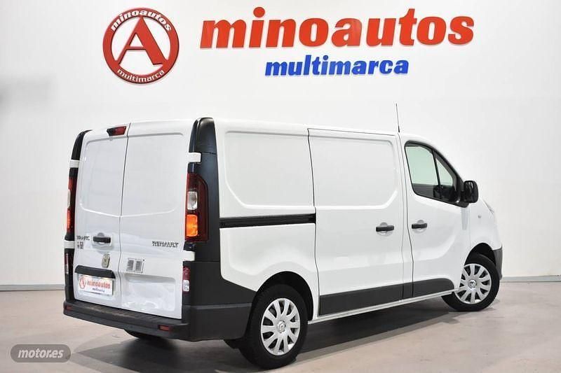 Usado Renault Trafic 121 CV (88 kW) 2020 Blanco Monovolumen