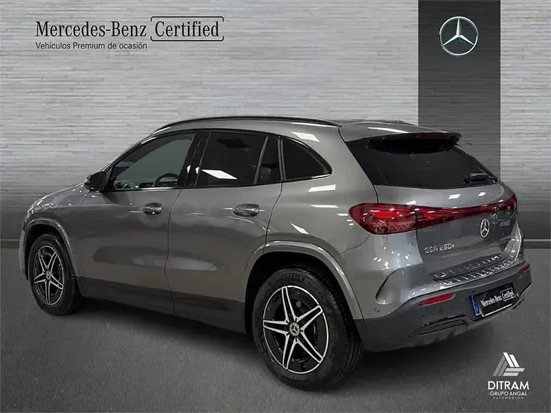 Usado Mercedes EQA250 139 kW (190 CV) 2025 Gris montaña SUV