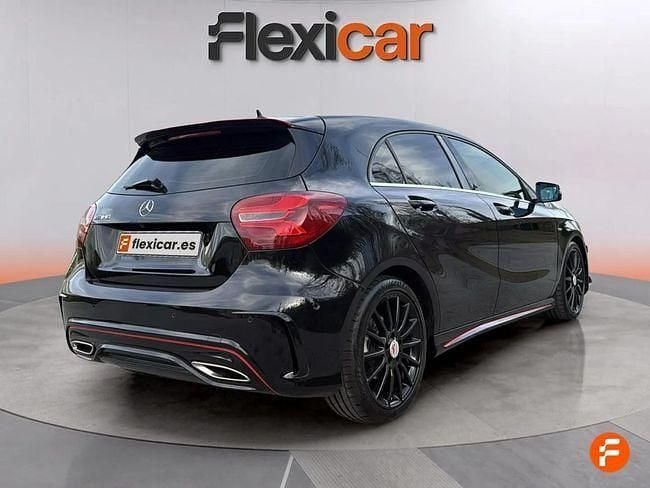 Usado Mercedes A180 116 CV (85 kW) 2018 Negro