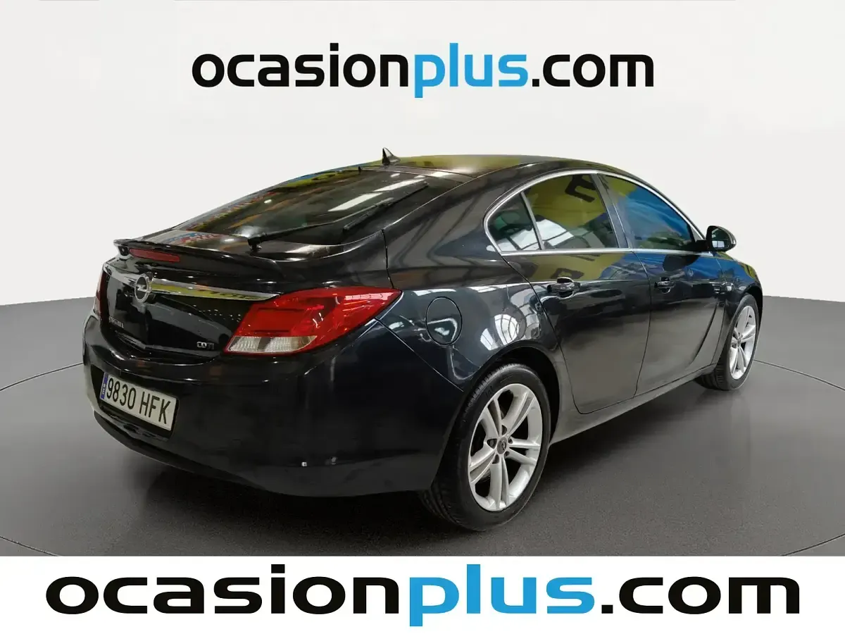Usado Opel Insignia Sport 160 CV (117 kW) 2011 Negro Berlina