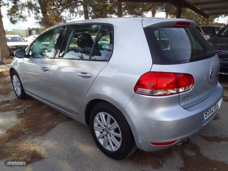 Usado VW Golf VI 105 CV (77 kW) 2009 Plateado Utilitario