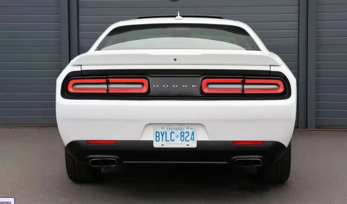 Usado Dodge Challenger 374 CV (275 kW) 2016 Blanco Coupe