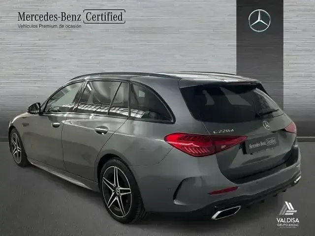Usado Mercedes C220 200 CV (147 kW) 2025 Gris Familiar
