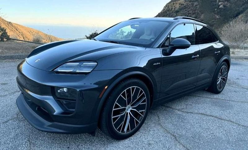 Negro Usado 2024 Porsche Macan SUV | 81.900 € (Buen precio) - Imagen 1/1