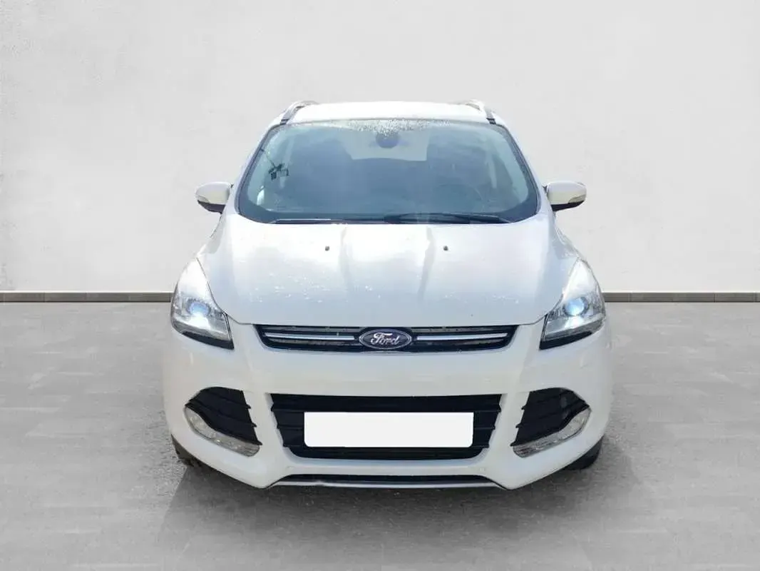 Usado Ford Kuga Trend 150 CV (110 kW) 2015 Blanco SUV