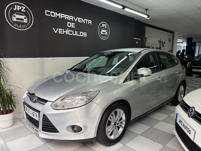 Gris / plata Usado 2011 Ford Focus Titanium Berlina | 5900 € (Precio justo) - Imagen 1/4