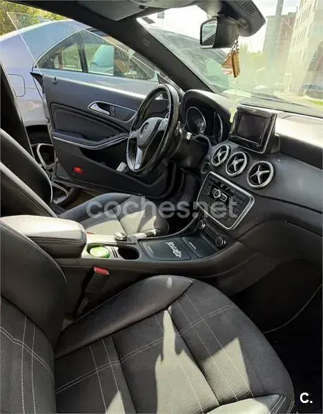 Usado Mercedes CLA220 170 CV (125 kW) 2013 Gris / plata Berlina
