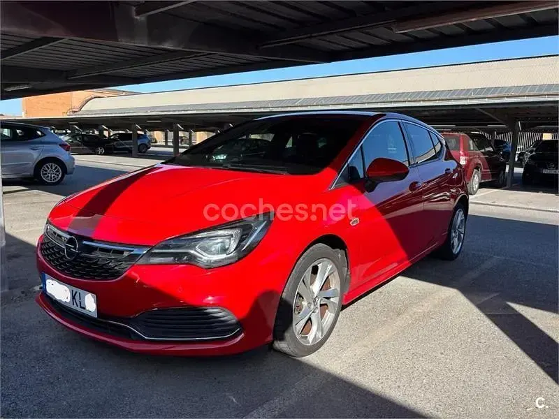Usado Opel Astra 150 CV (110 kW) 2018 Rojo Berlina