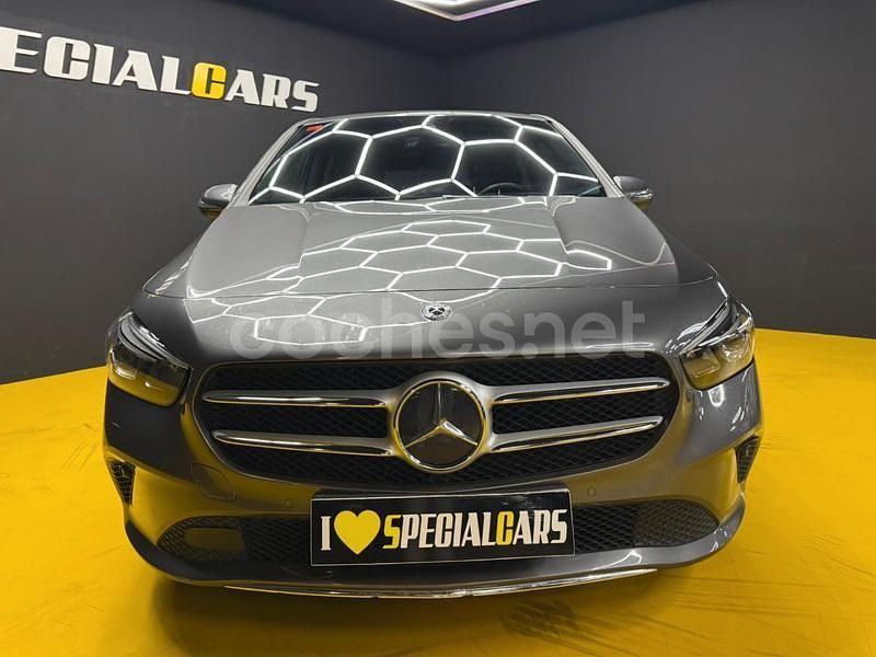 Usado Mercedes B200 150 CV (110 kW) 2019 Gris / plata Monovolumen