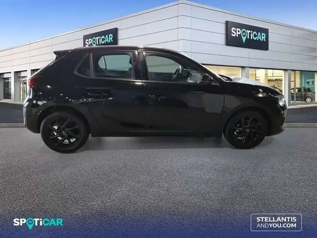 Usado Opel Corsa GS Line 101 CV (74 kW) 2022 Negro Utilitario