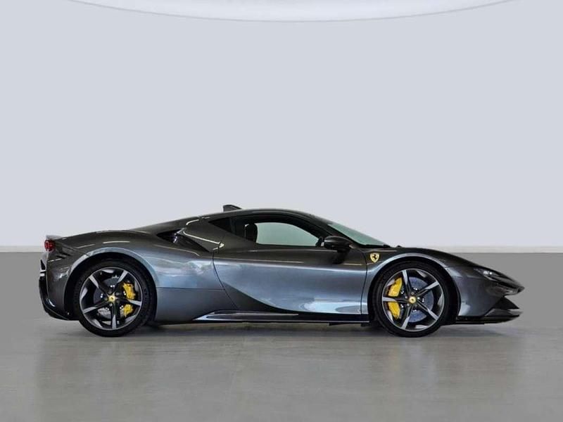 Usado Ferrari SF90 1001 CV (736 kW) 2021 Gris Coupe