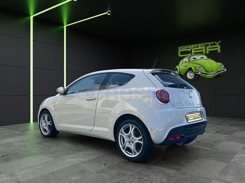 Usado Alfa Romeo MiTo Distinctive 95 CV (69 kW) 2012 Blanco Utilitario