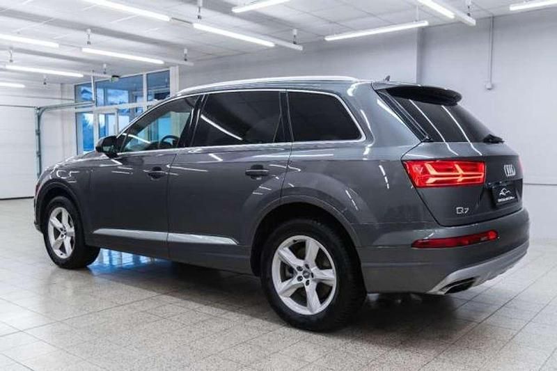 Usado Audi Q7 Design 333 CV (244 kW) 2018 Gris SUV