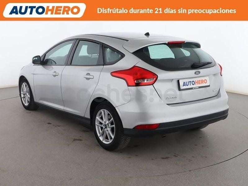 Usado Ford Focus Trend+ 126 CV (92 kW) 2016 Gris Berlina