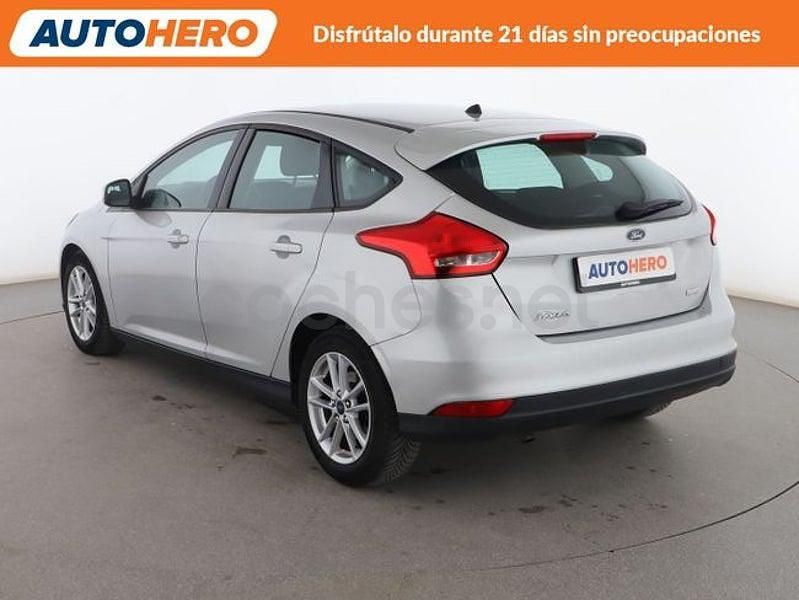 Usado Ford Focus Trend+ 126 CV (92 kW) 2016 Gris Berlina