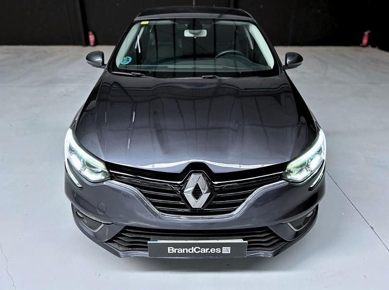 Usado Renault Mégane IV Business 95 CV (69 kW) 2020 Gris Berlina