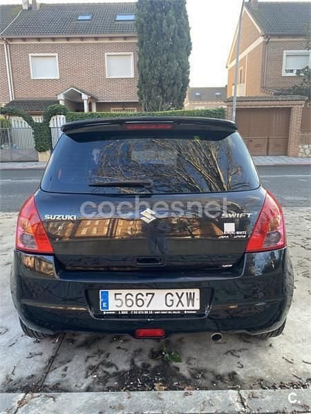 Usado Suzuki Swift GLX 92 CV (67 kW) 2010 Negro Utilitario