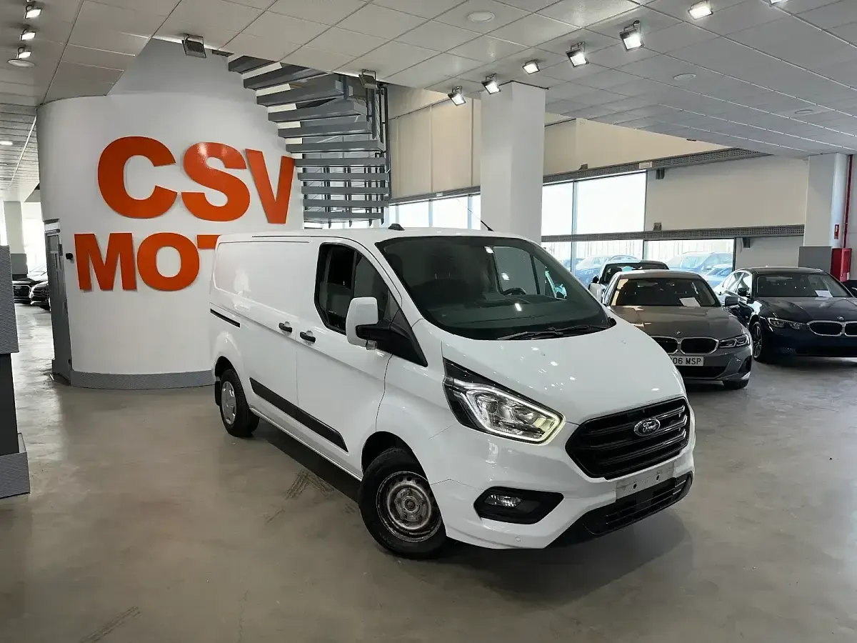 Usado Ford Transit Custom Trend 130 CV (95 kW) 2022 Blanco Berlina