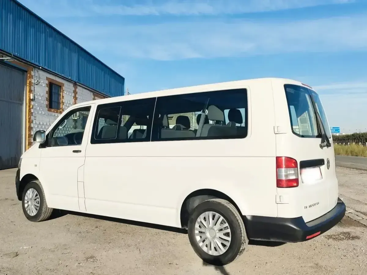 Käytetty VW Transporter Pro 140 HP (102 kW) 2013 Valkoinen Van