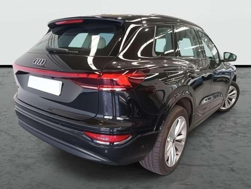 Usado Audi e-tron Sport 225 kW (306 CV) 2025 Negro SUV