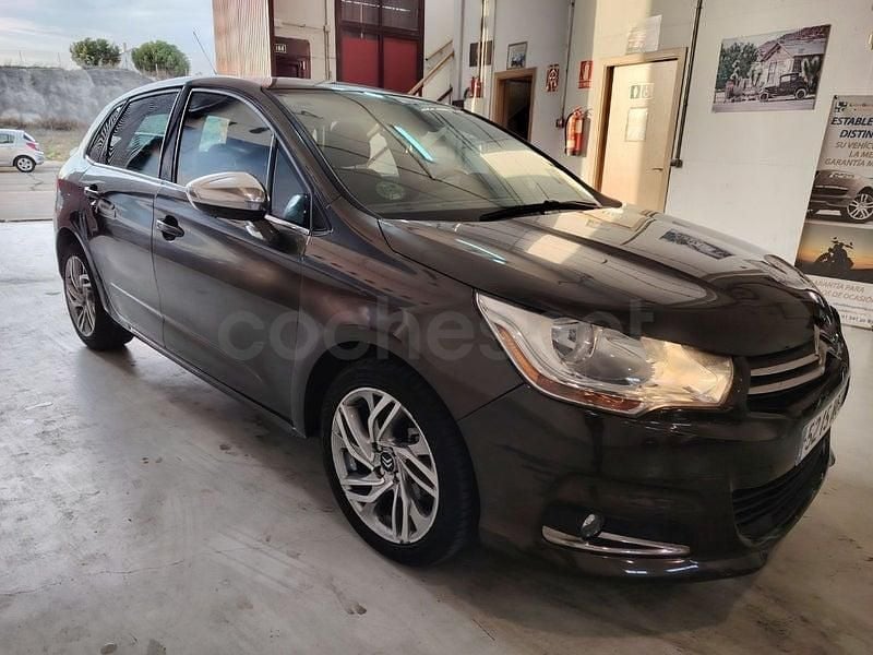 Usado Citroën C4 Seduction 120 CV (88 kW) 2013 Marrón Berlina