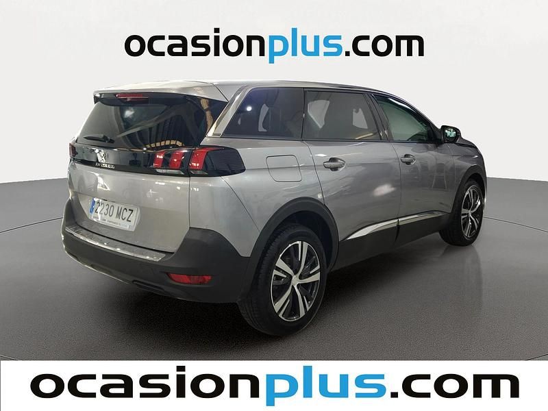 Usado Peugeot 5008 Allure 131 CV (96 kW) 2022 Gris SUV