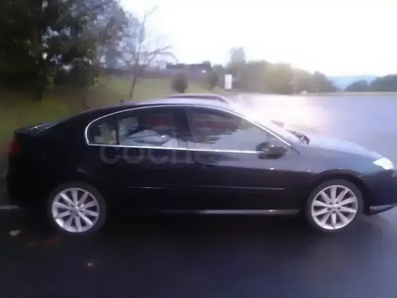 Usado Renault Laguna III Dynamique 150 CV (110 kW) 2008 Negro Berlina