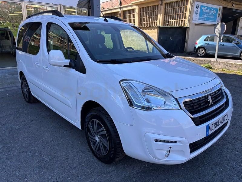 Usado Peugeot Partner Tepee Active 120 CV (88 kW) 2016 Blanco Monovolumen