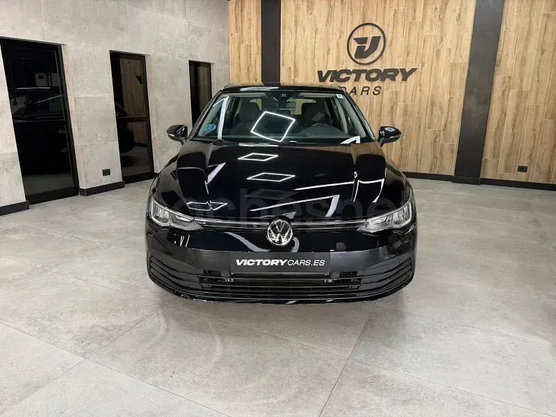 Usado VW Golf VIII Life 110 CV (80 kW) 2021 Negro Berlina