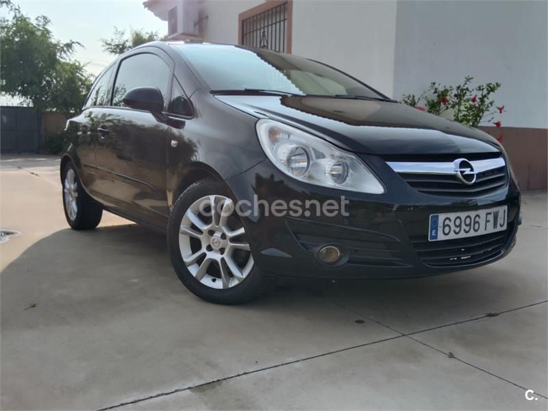 Negro Usado 2007 Opel Corsa Sport Berlina | 3400 € (Precio justo) - Imagen 1/4