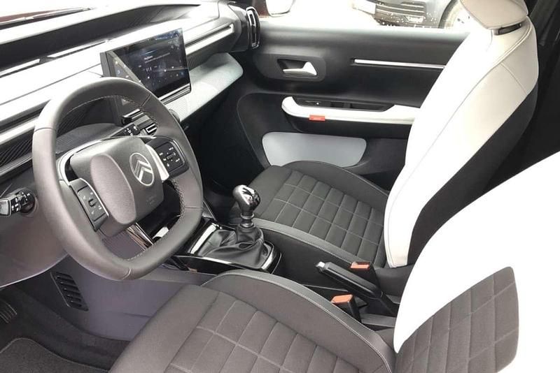 Usado Citroën C3 101 CV (74 kW) 2024 Rojo Utilitario