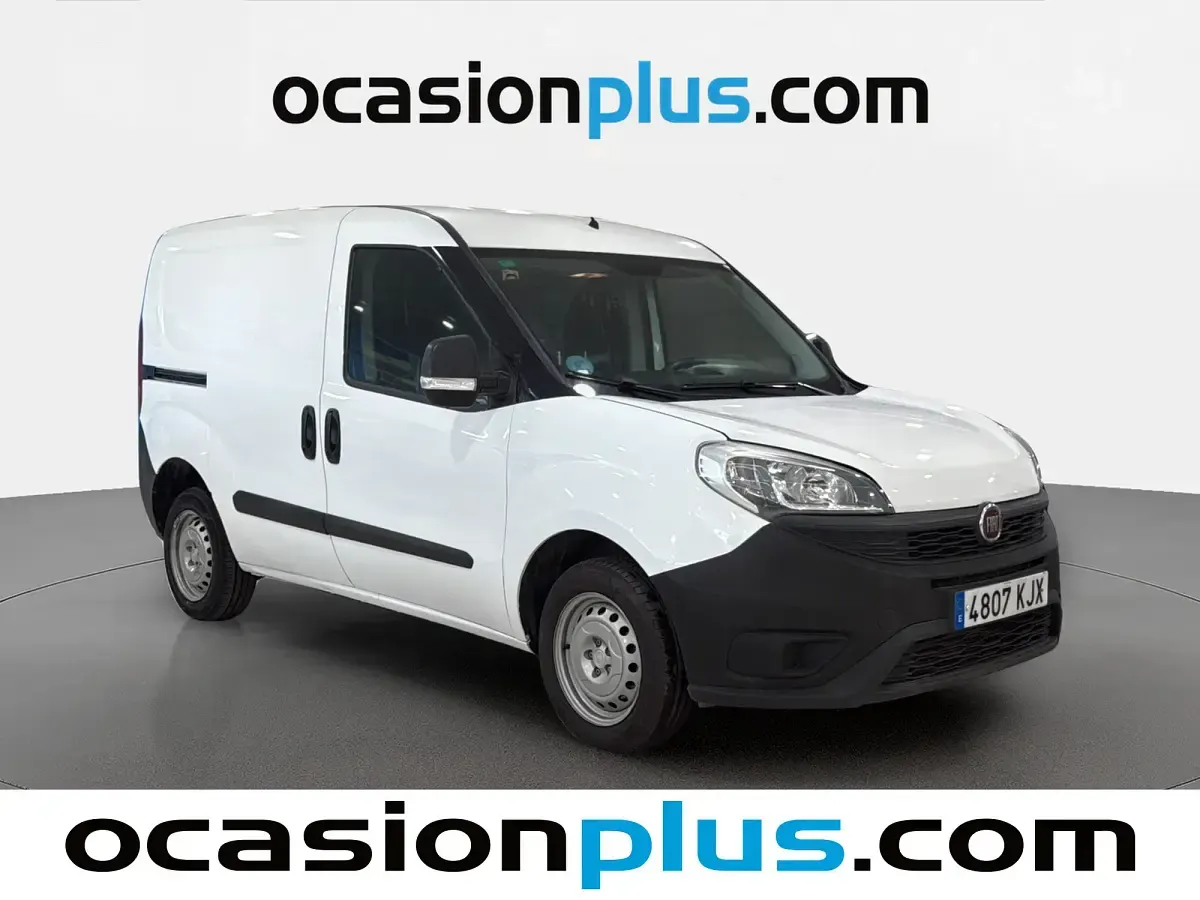 Usado Fiat Doblò 95 CV (69 kW) 2018 Blanco Monovolumen