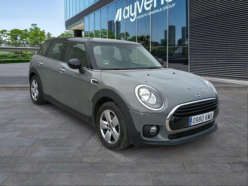 Usado Mini Cooper Clubman 136 CV (100 kW) 2018 Gris / plata Familiar