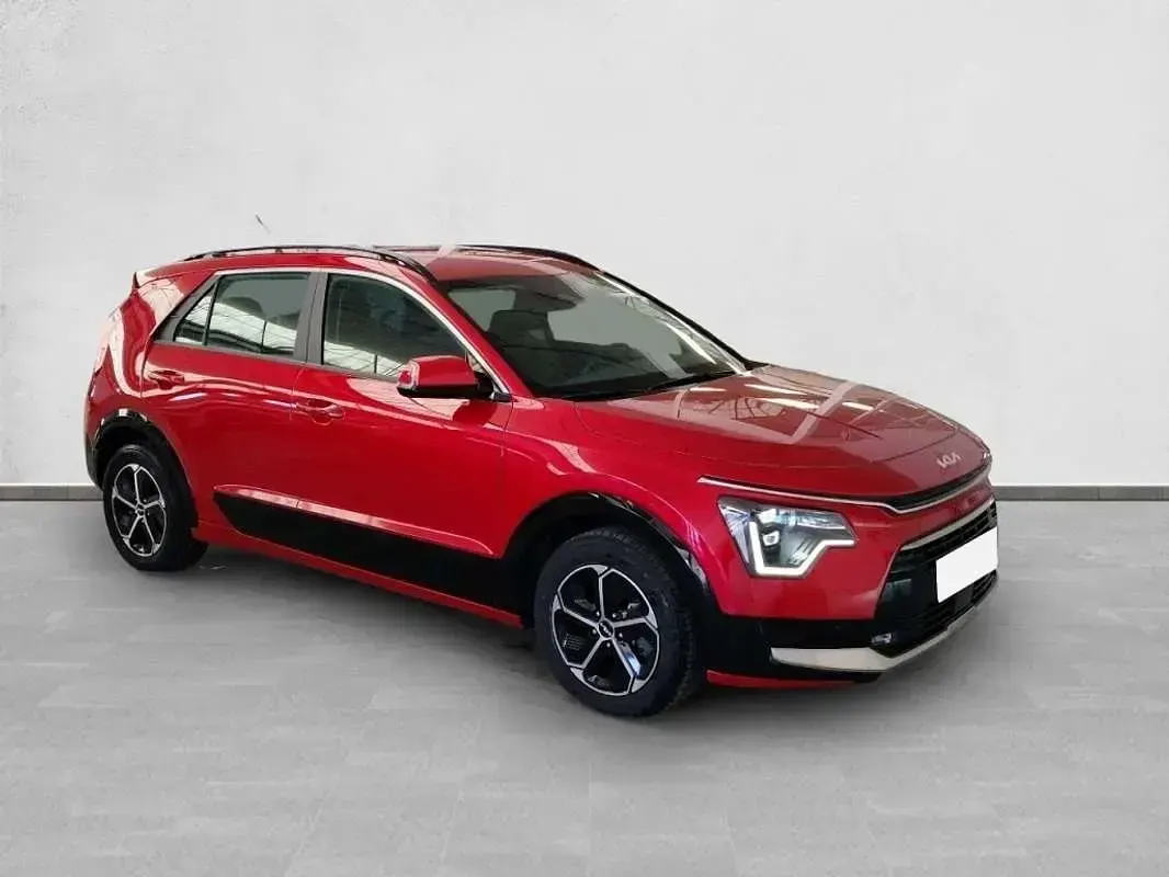 Usado Kia Niro 141 CV (103 kW) 2024 Rojo SUV