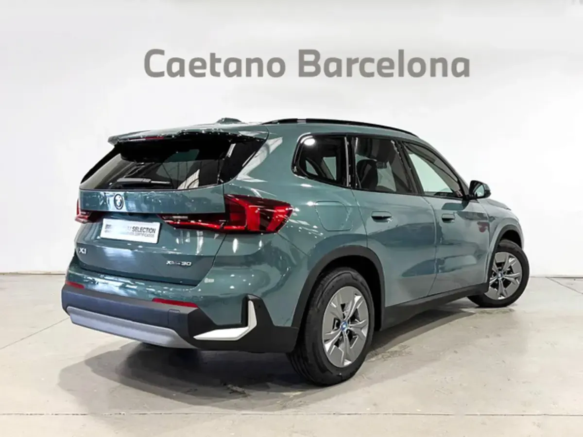 Usado BMW iX1 Shadowline 230 kW (313 CV) 2026 Verde SUV