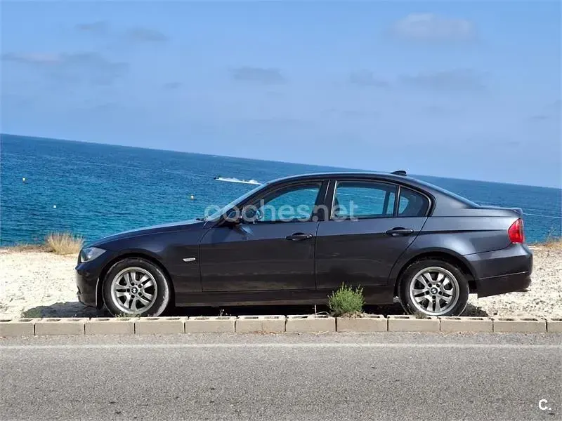 Usado BMW 320 163 CV (119 kW) 2006 Gris / plata Berlina